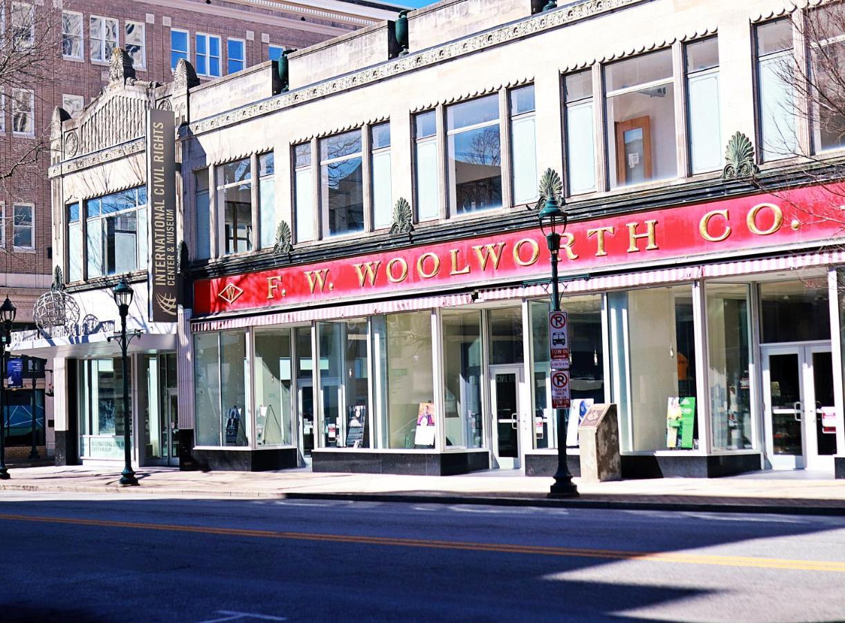 A Friendly Staycation - Downtown Greensboro Close To Major Attractions! Exterior photo